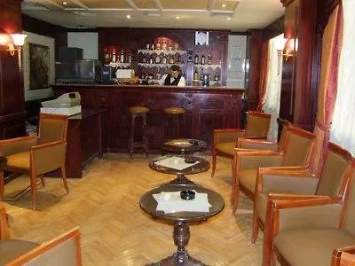 Emilio Hotel Luxor