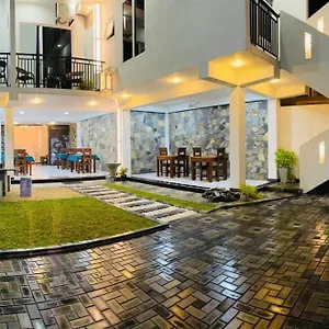 Funwhales 3* Negombo