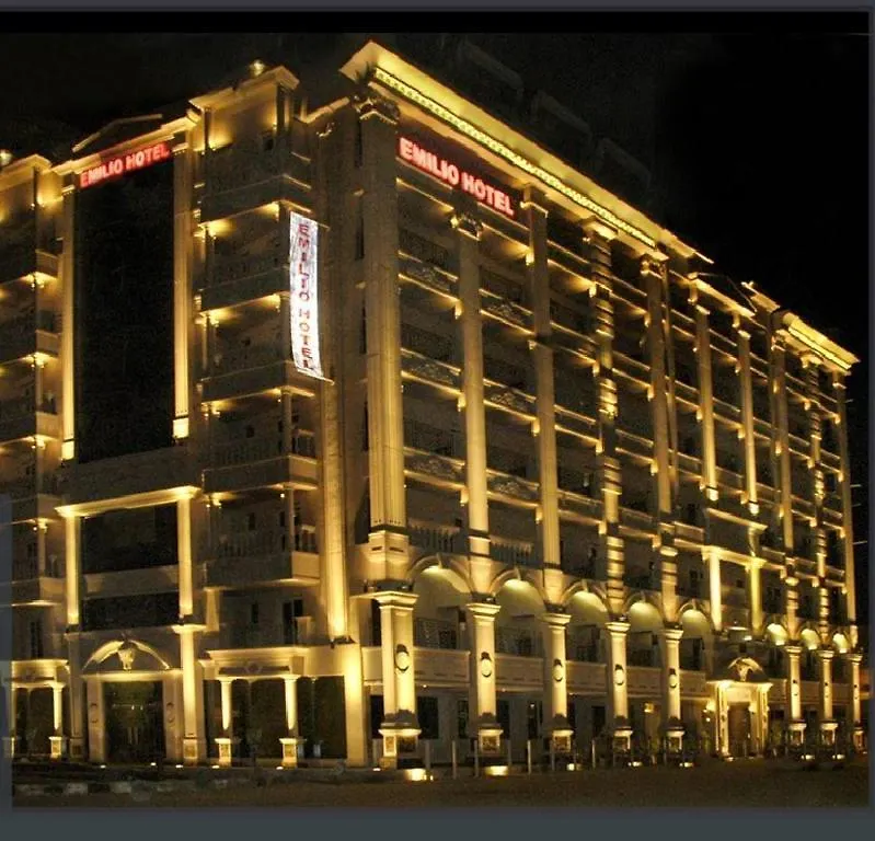 Emilio Hotel Luxor