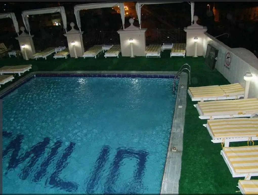 Emilio Hotel Luxor